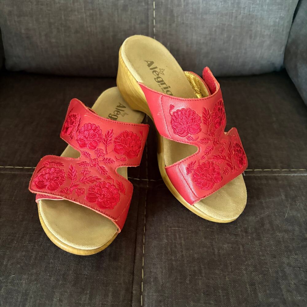 Alegria Linn Red Leather Floral Embroidered Comfort Wood Wedge Sandals Boho 7